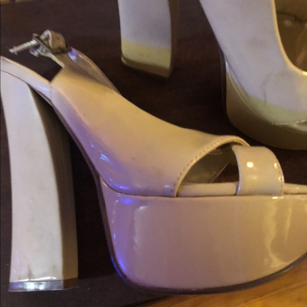 🦋Women heel step up!-Great condition-I Dare U